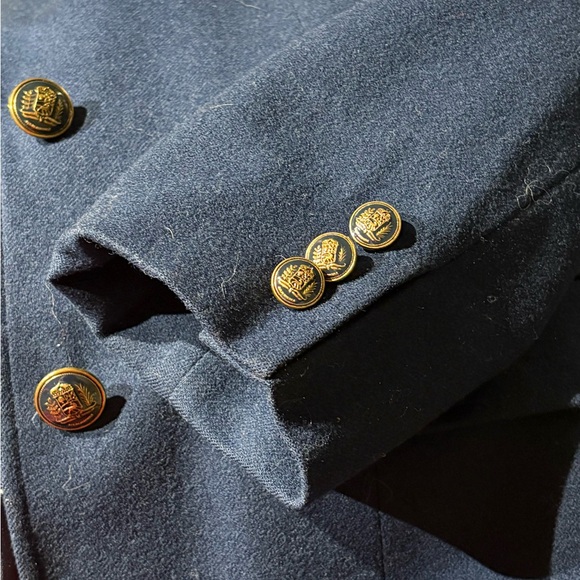 Vintage Pendleton Navy Blue Virgin Wool Blazer with Gold accent Buttons Size 10 - Picture 5 of 7